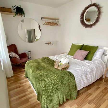 Stay In Aux, Feel At Home ! 2 Room Apartment Central Incl All You Need For 4 Person, 24H Check In, Pkw Parking Only Augsburg Ngoại thất bức ảnh